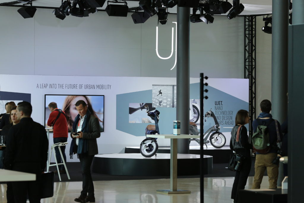 Shine a light agence évènementielle luxembourg - créateur d'expériences immersives - Stand UJET