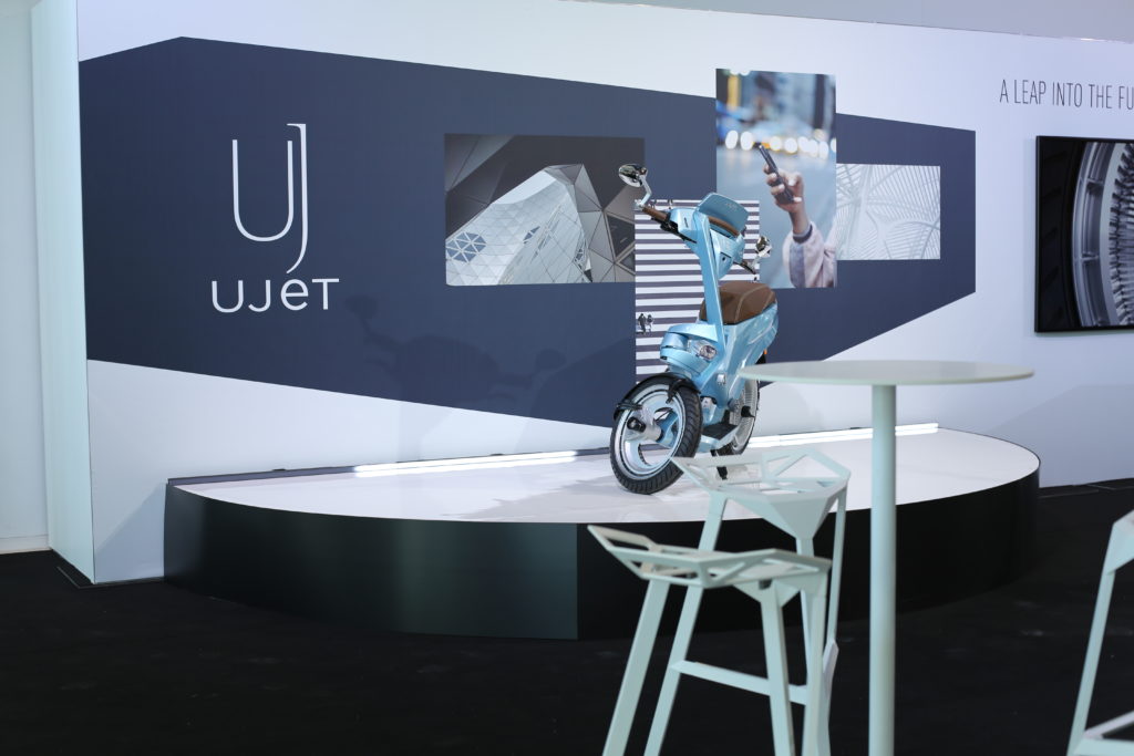 Shine a light agence évènementielle luxembourg - créateur d'expériences immersives - Stand UJET