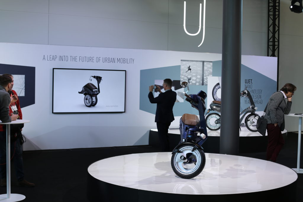 Shine a light agence évènementielle luxembourg - créateur d'expériences immersives - Stand UJET