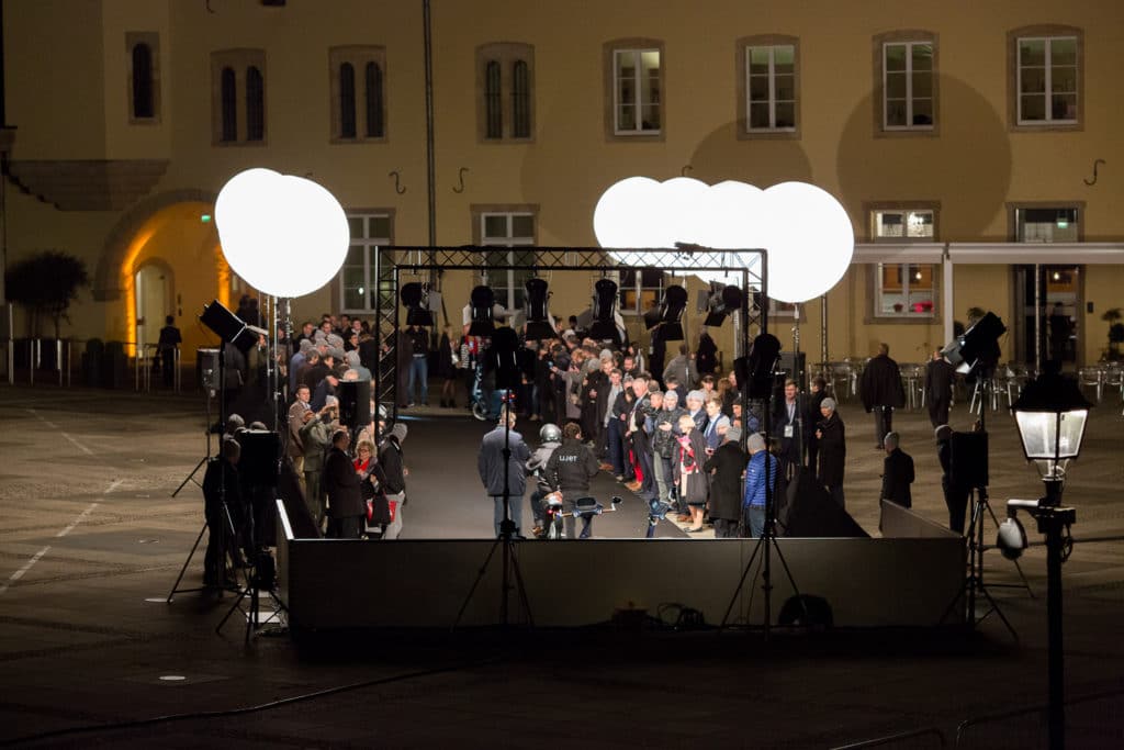 Shine a light agence évènementielle luxembourg - créateur d'expériences immersives - Démonstration UJET