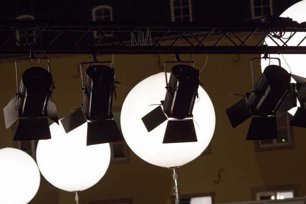 Shine a light agence évènementielle luxembourg - créateur d'expériences immersives - Démonstration UJET