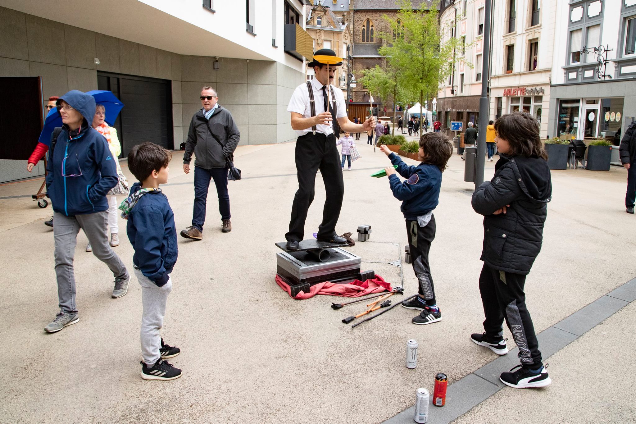 Shine a light event agency Luxembourg - Creates immersives experiences - Activations general public Dudelange Town