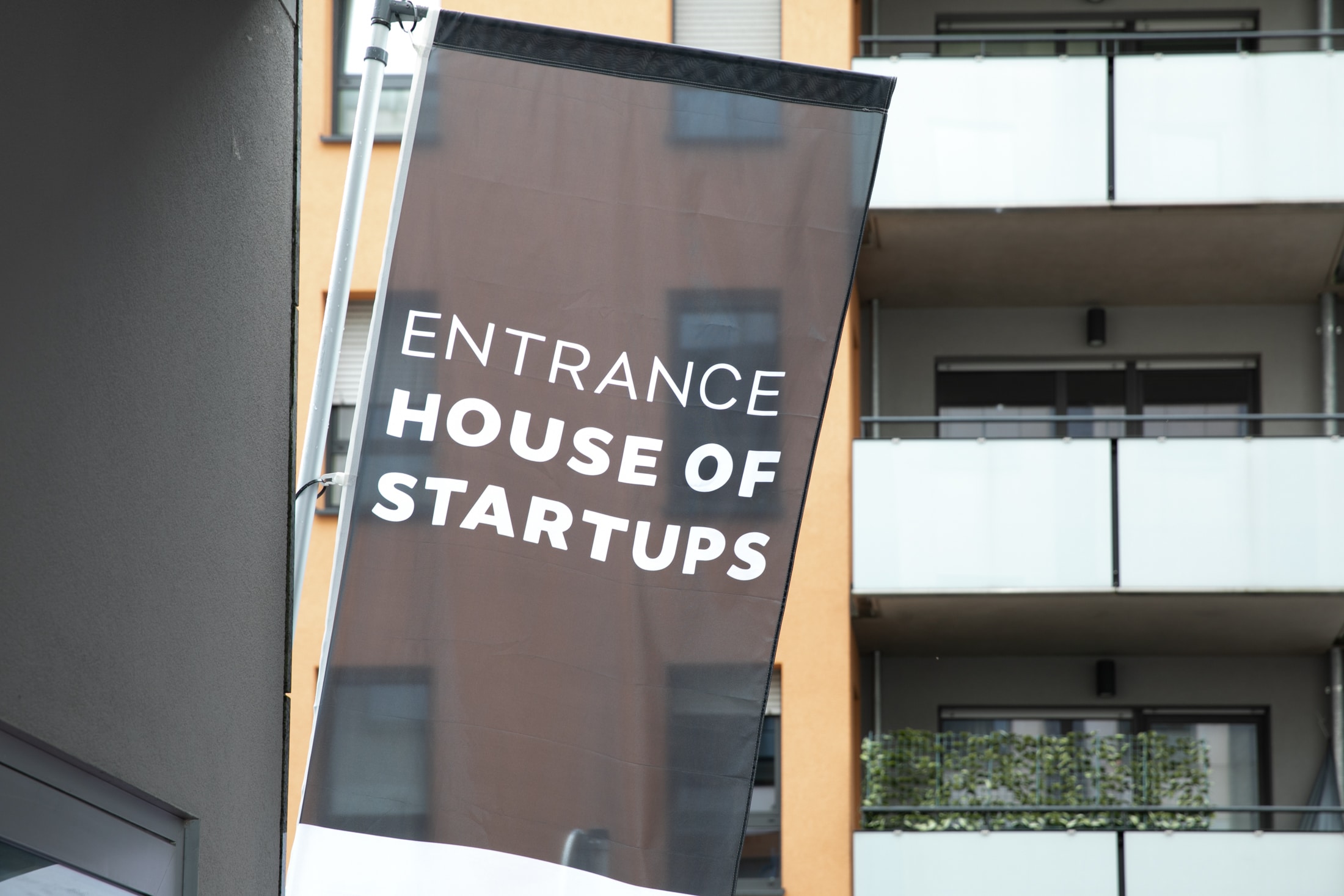 Shine a light agence évènementielle luxembourg - créateur d'expériences immersives - Inauguration House of Startups