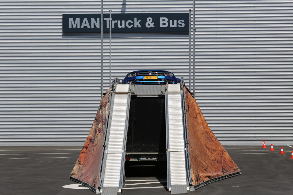 Shine a light agence évènementielle luxembourg - créateur d'expériences immersives - Inauguration concession Losch LTVB