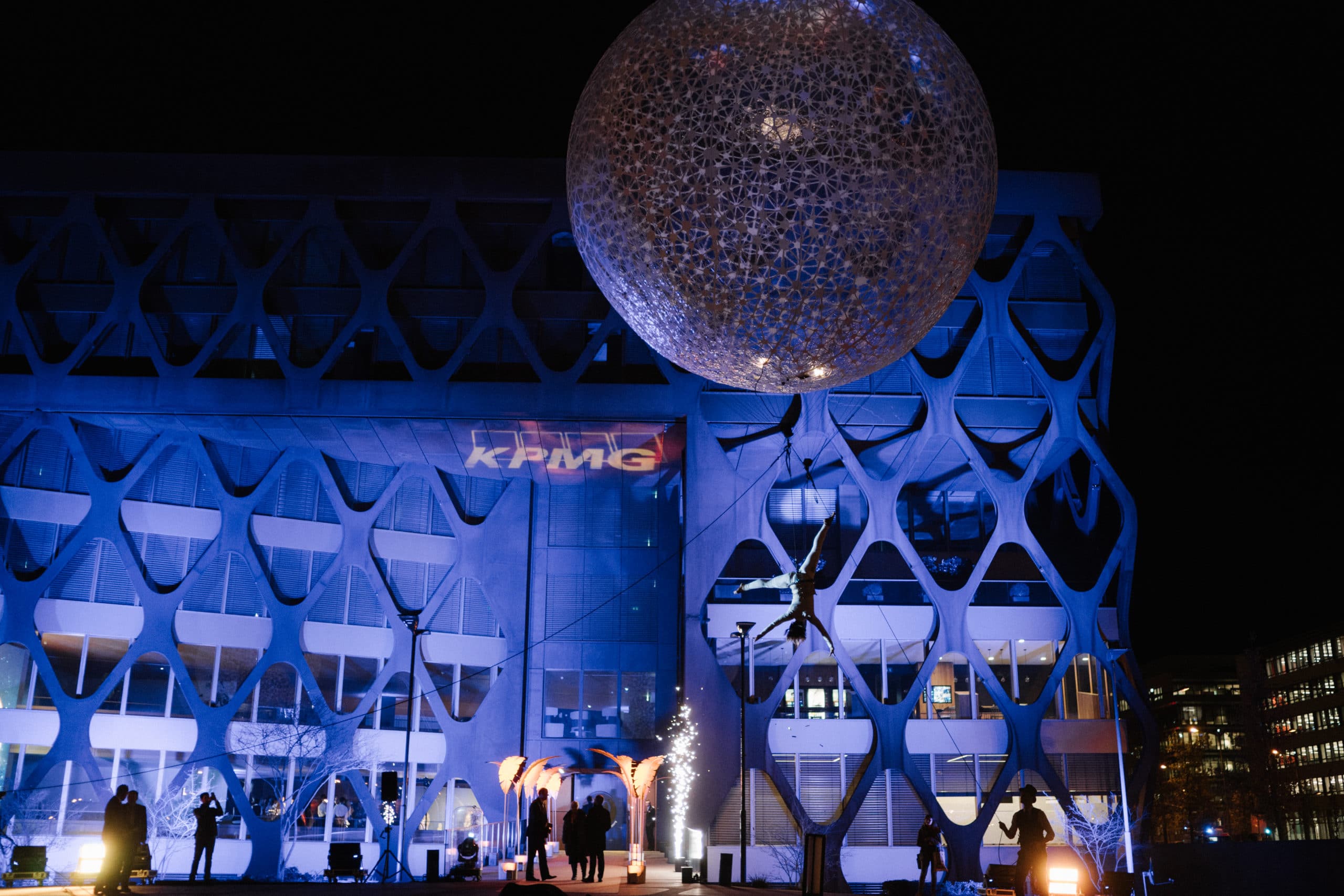 Shine a light event agency Luxembourg - Creates immersives experiences - KPMG Anniversary
