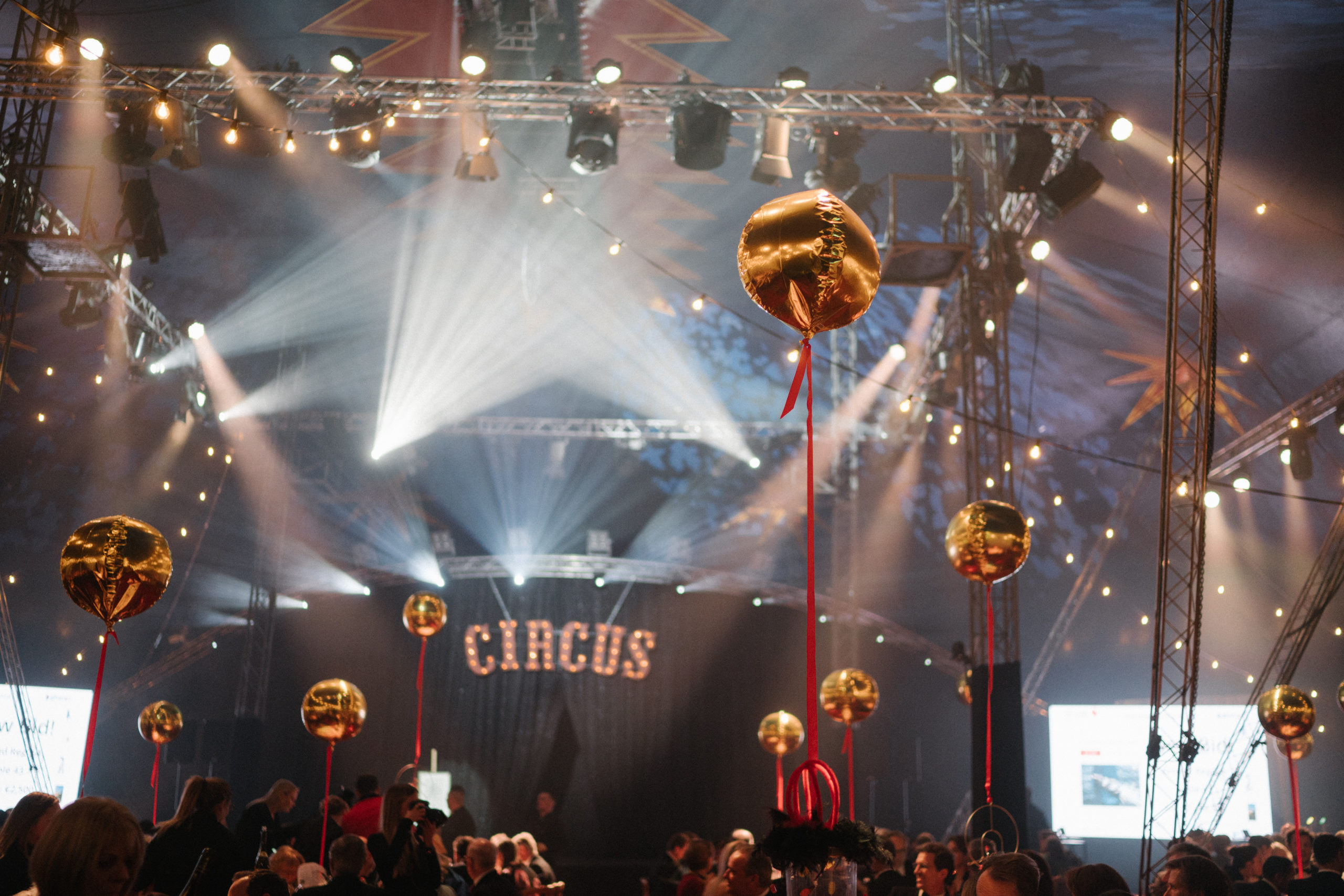 Shine a light event agency Luxembourg - Creates immersives experiences - The circus Red Cross Ball