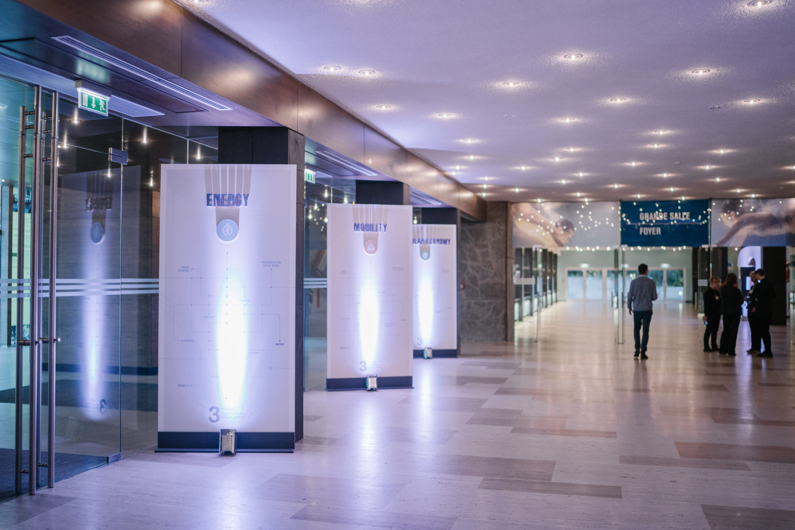 Shine a light agence évènementielle luxembourg - créateur d'expériences immersives - Myenergy Conférence Tir+3
