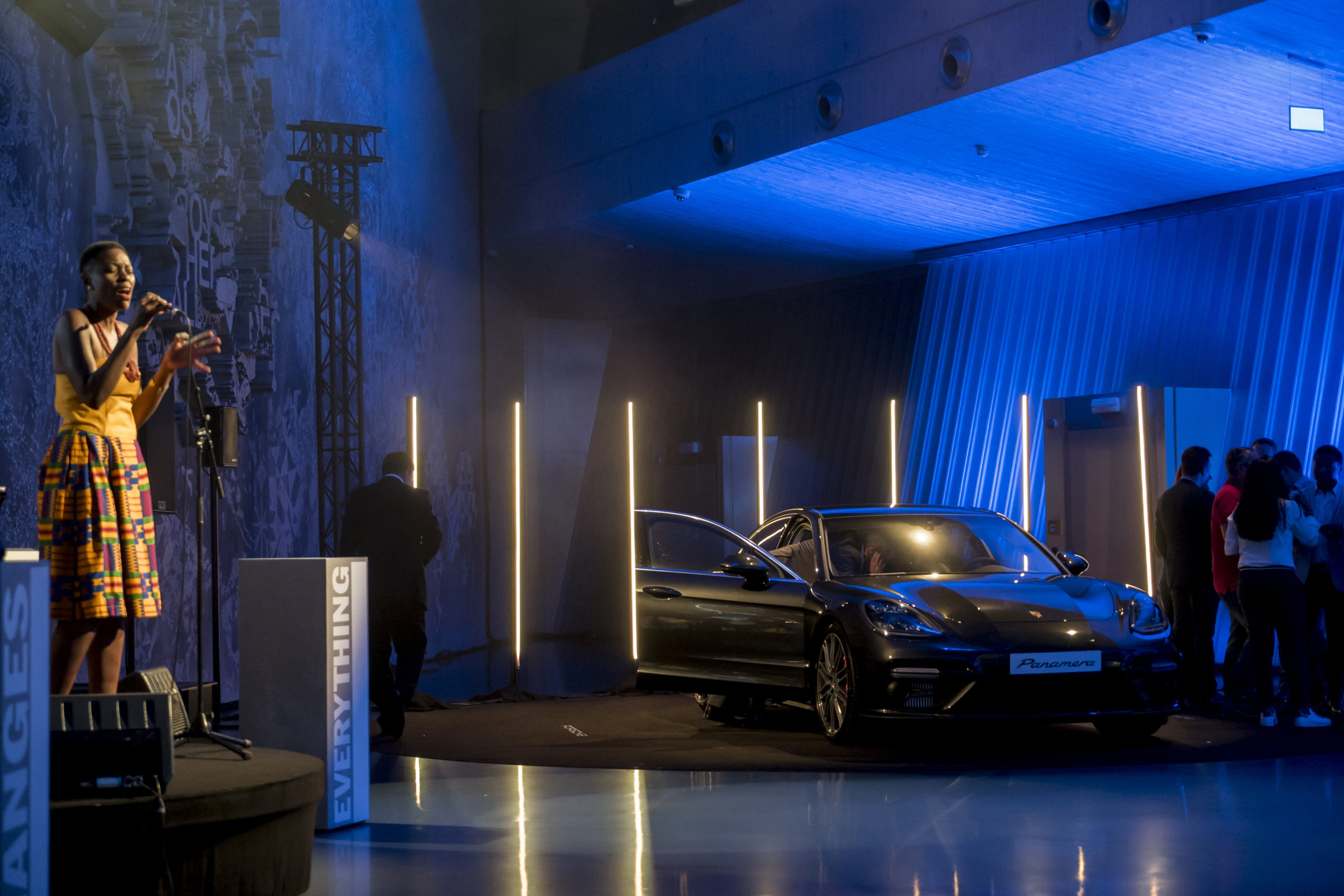 Shine a light agence évènementielle luxembourg - créateur d'expériences immersives - Sneakpreview Porsche Panamera