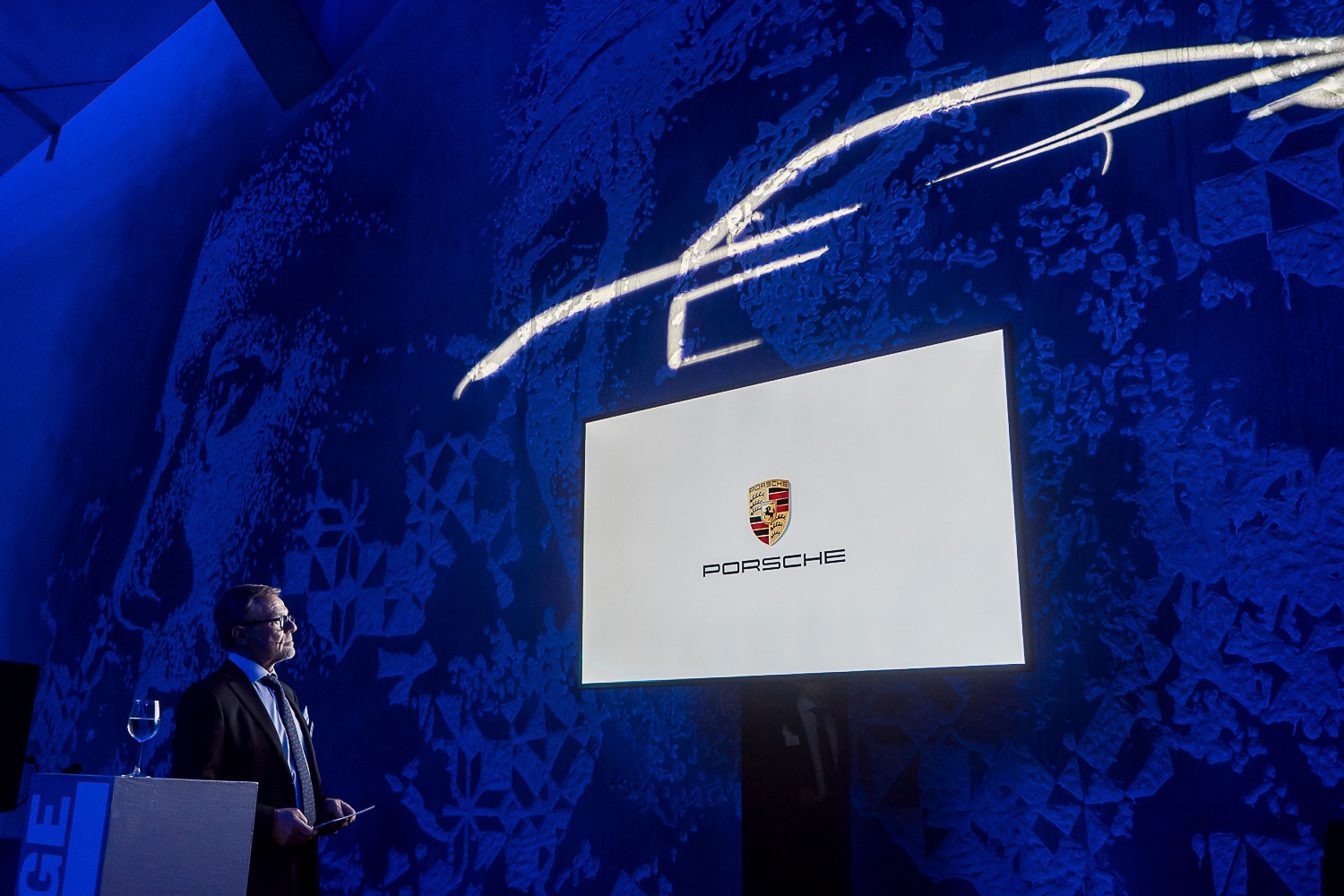 Shine a light agence évènementielle luxembourg - créateur d'expériences immersives - Sneakpreview Porsche Panamera